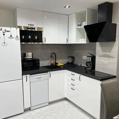 Jola Apartment *